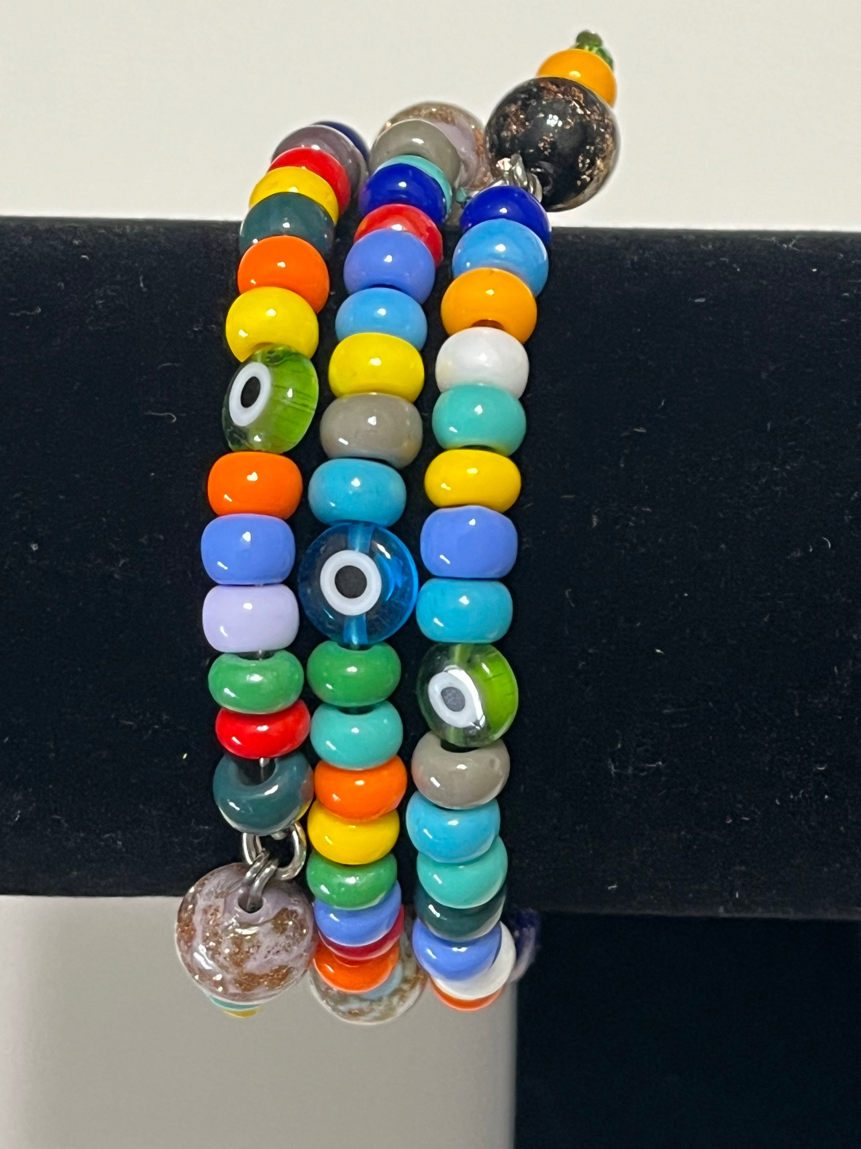 Multicolor bracelet rigid