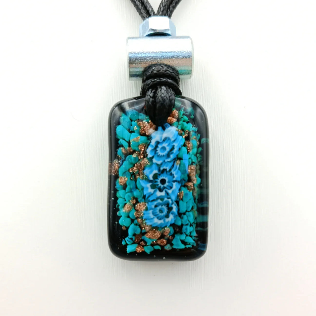Green fantasy pendant necklace